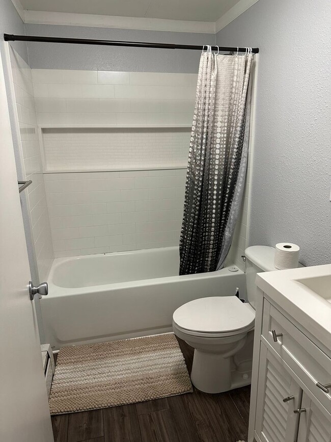 Photo - 2010 Carr Ave Unidad A