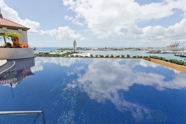 2/2/2 Harbor and ocean view unit - 2/2/2 Harbor and ocean view unit Condo Unit #3104
