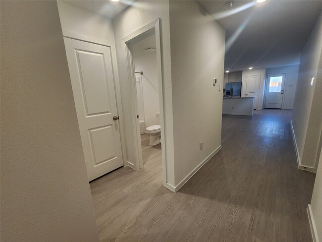 Photo - 715 Amberwood Creek Dr