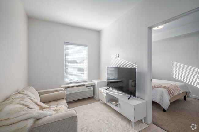 1BR, 1BA - 478SF -