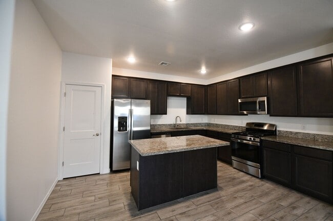 Photo - 165 W Seaside Dr