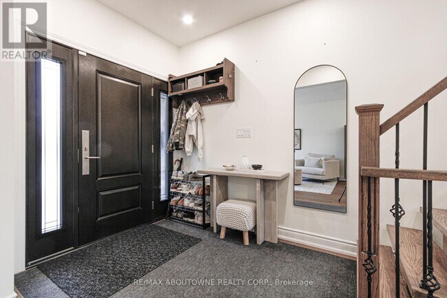 Photo - 3301 Nadine Crescent