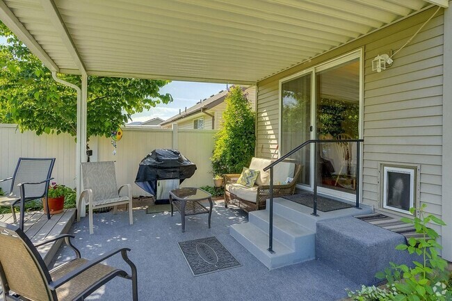 Building Photo - 3 Bedroom, 2 Bath Home in Desirable Post F...