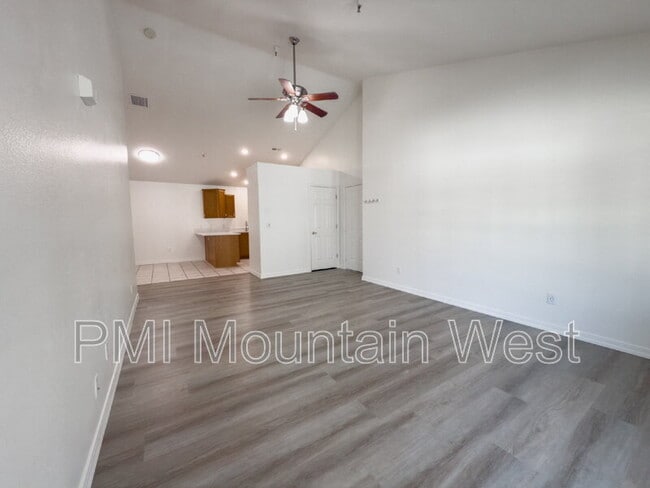 Building Photo - 320 N 500 W Unit 304 Rental