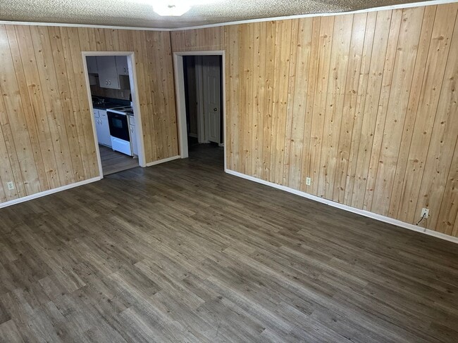 Photo - Available Now! 3-Bed, 1-Bath Home in Centr...