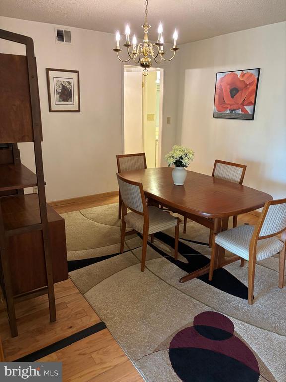 Photo - 5903 Mt Eagle Dr Unidad 1207