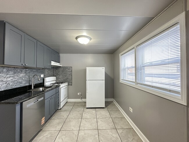 Photo - 9632 Ivanhoe Ave Unit A2