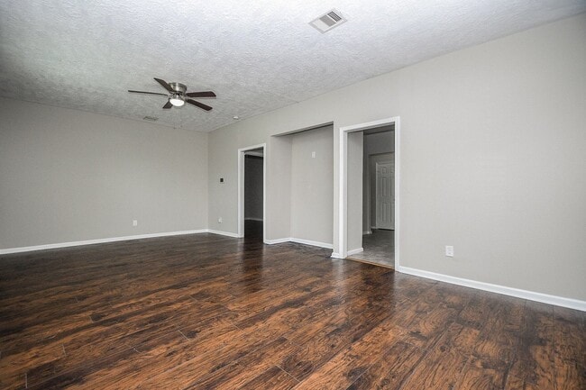 Photo - 4137 Galesburg St