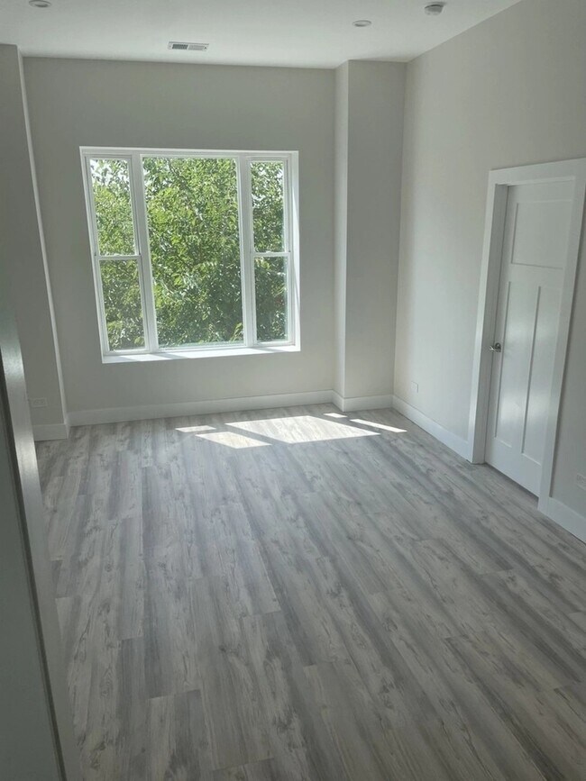 Photo - 2828 W Fulton St Unit 1