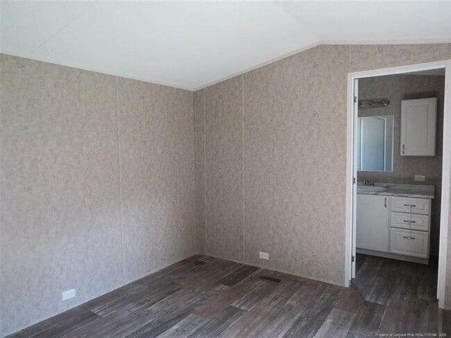 Photo - 1638 Buzz Dr