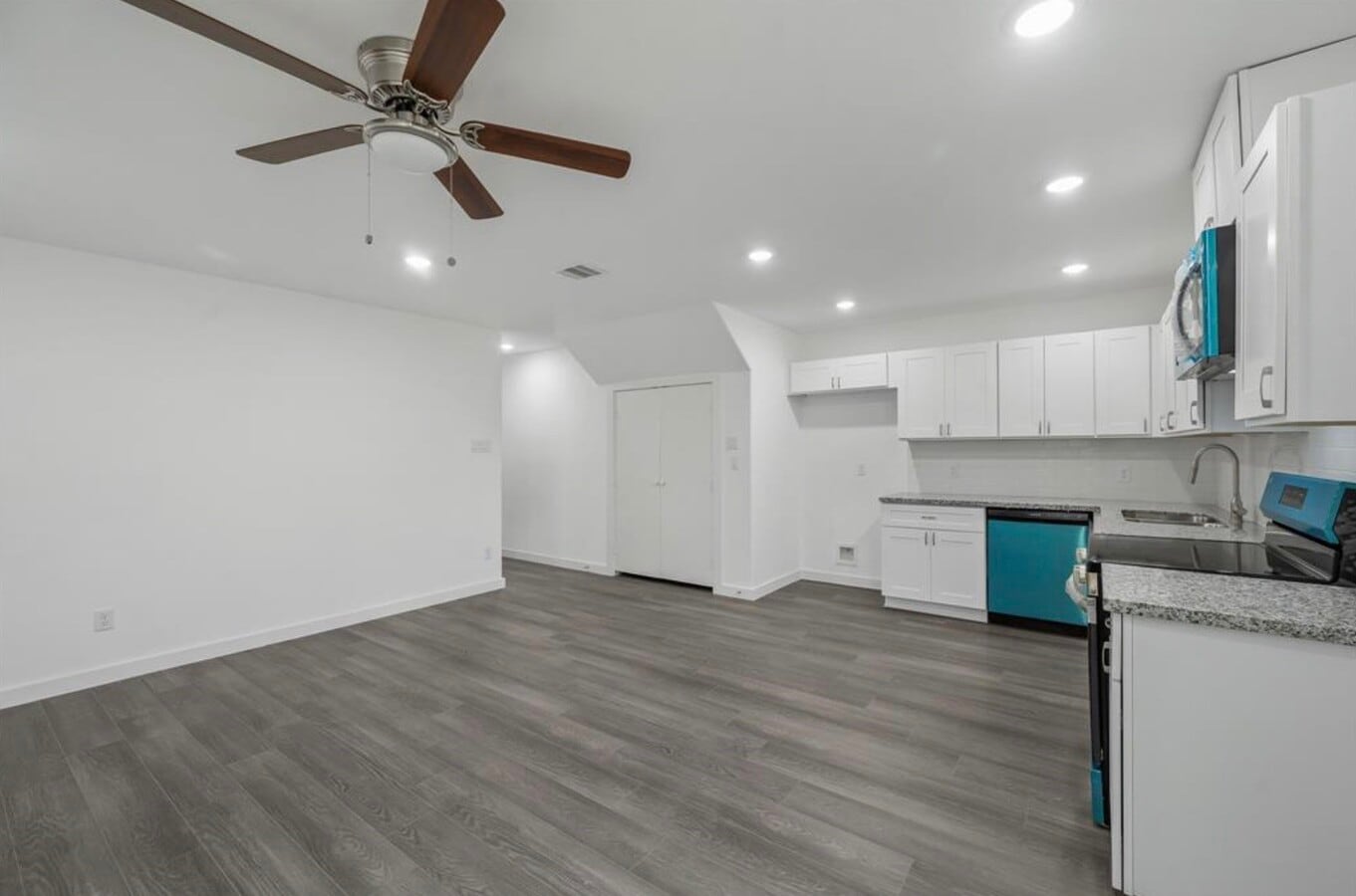 Photo - 7804 Crestview Dr Unit B