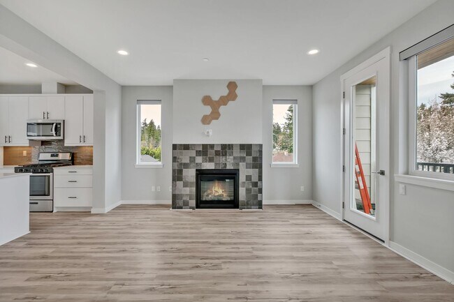 Photo - 3bed/2.5 Bath Modern Comfort Meets Elegant...