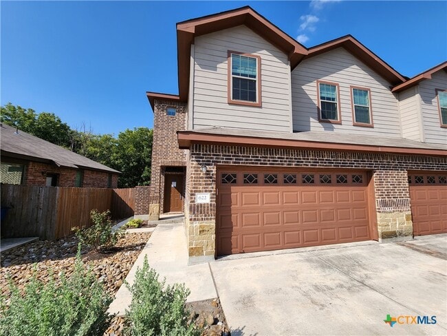 Building Photo - 622 Creekside Cir