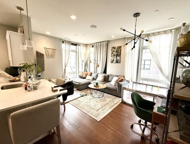 Photo - 170 W Broadway Unit 201