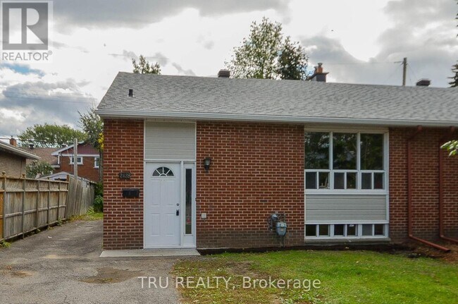 Photo - 2428 Iris St.
