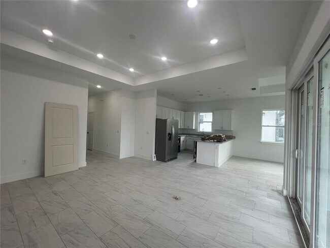 Photo - 187 Sesame Rd E