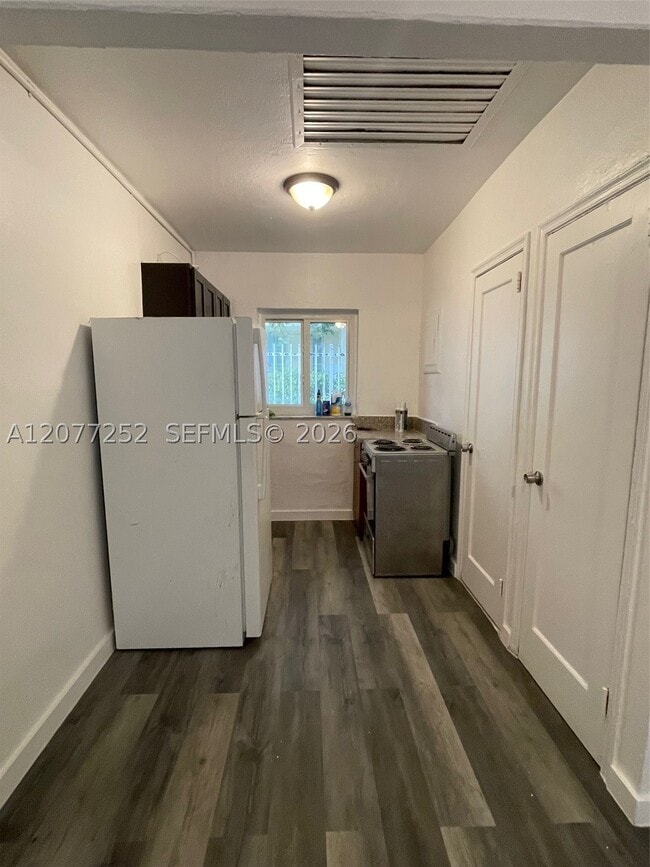 Photo - 430 SW 6th St Unit 2