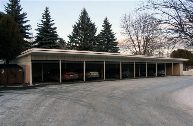 Parking - 400 Fairbanks St