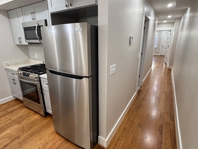 Photo - 1418 A St SE Unit #1