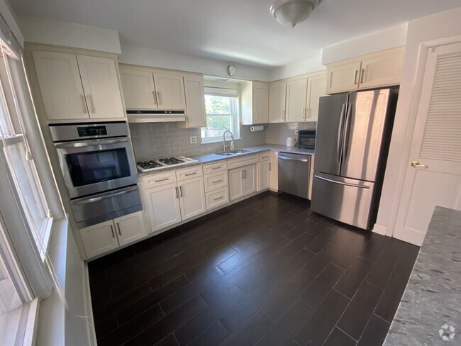 Building Photo - 6538 N Northwest Hwy Unit 2J Rental