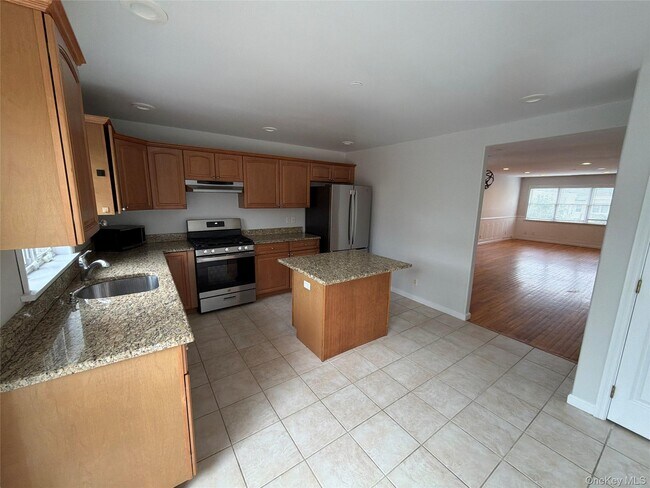 Photo - 71 Crotona Ave