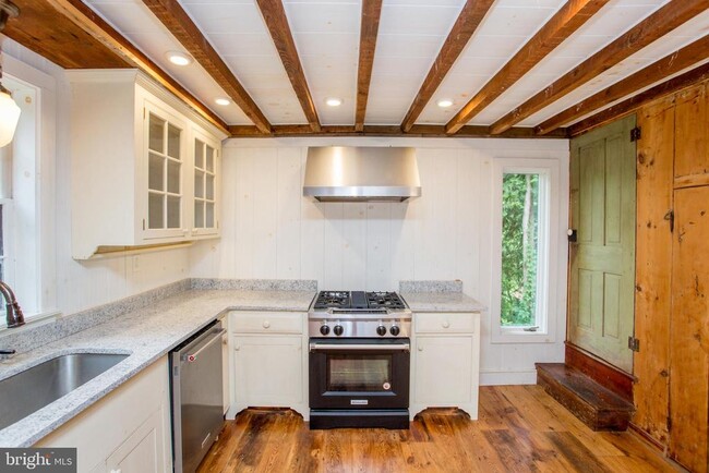 Photo - 3115 Gallows Hill Rd