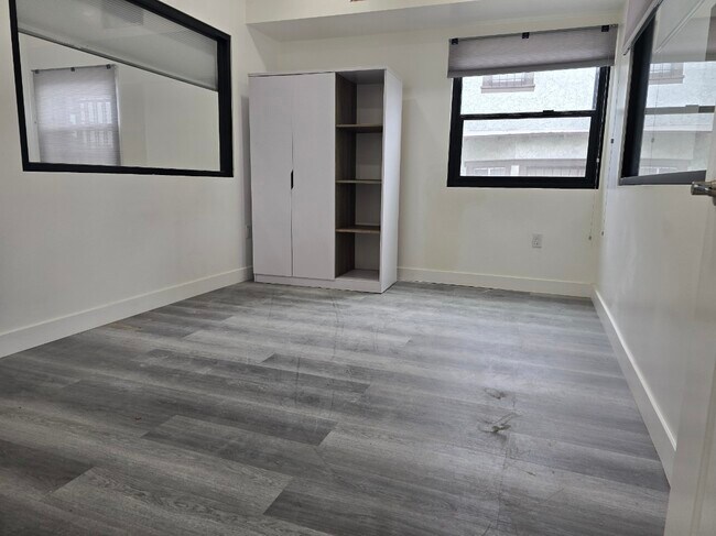 Photo - 1247 Crenshaw Blvd Unit 1245