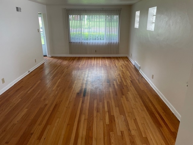 Photo - 7560 Ahern Ave