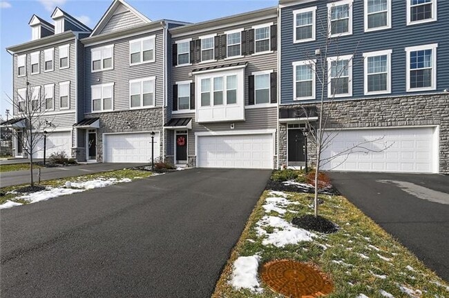 Photo - 775 Olivia St