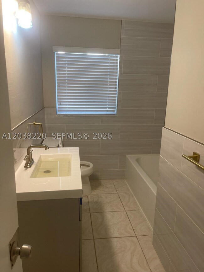 Photo - 5424 NW 17th St