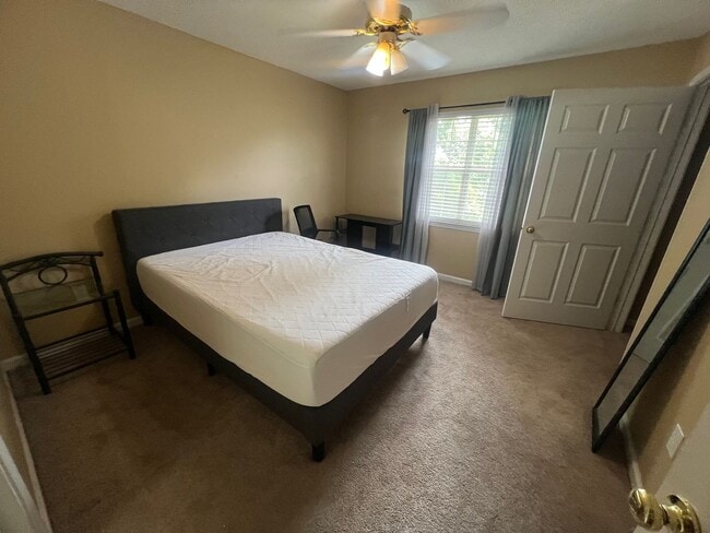 Photo - 2 bed 2.5 bath townhouse
