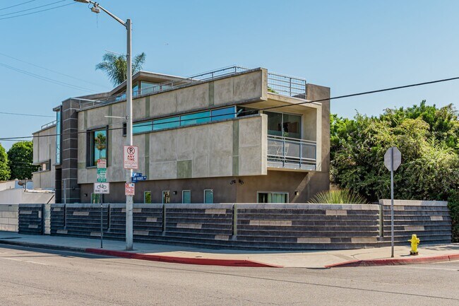 501 N San Vicente Blvd