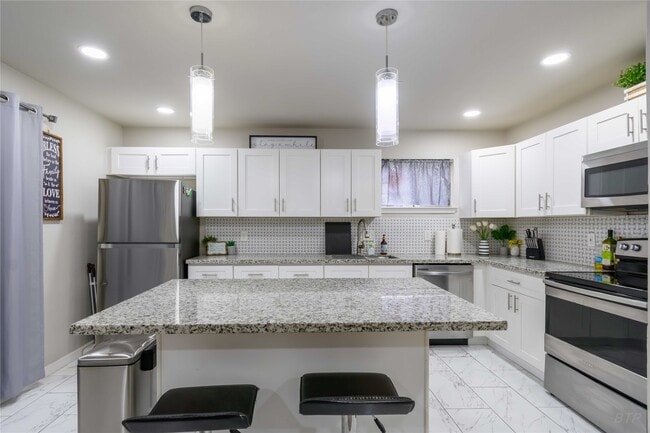 Building Photo - 8110 Albacore Dr Unit 32 Rental