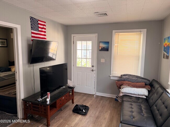 Photo - 1710 B St