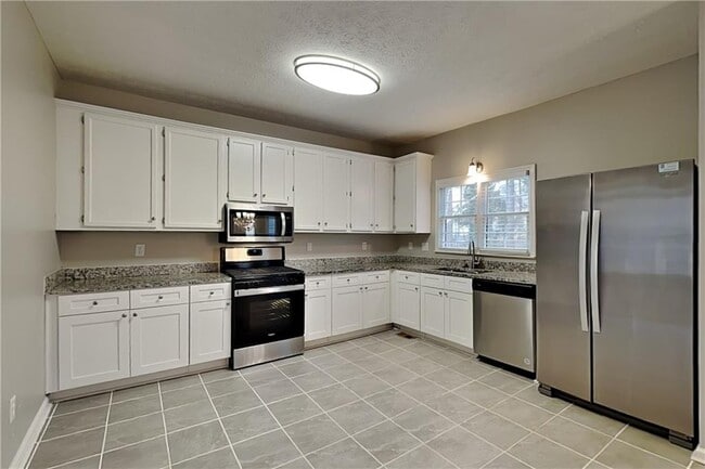 Photo - 1630 Willow Way