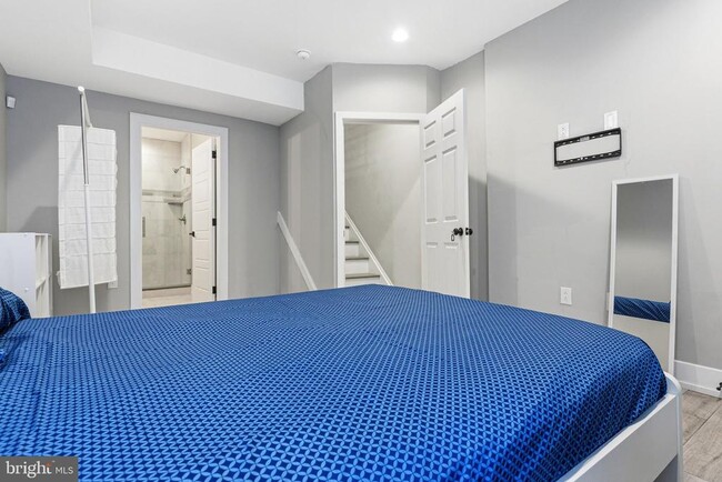 Photo - 1640 Edgley St