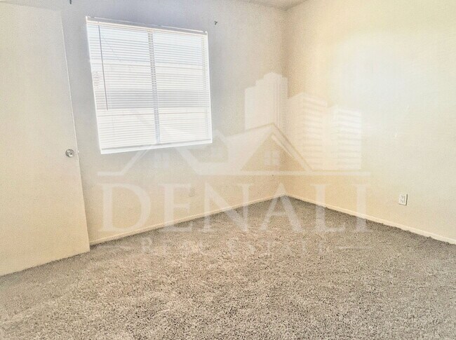 1211 W Apache Trail Unidad L