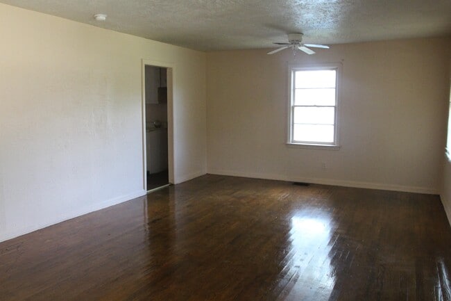 Photo - 706 W Mercer Ave