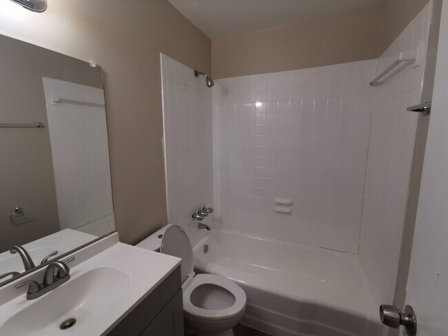 Photo - 1932 Holly St