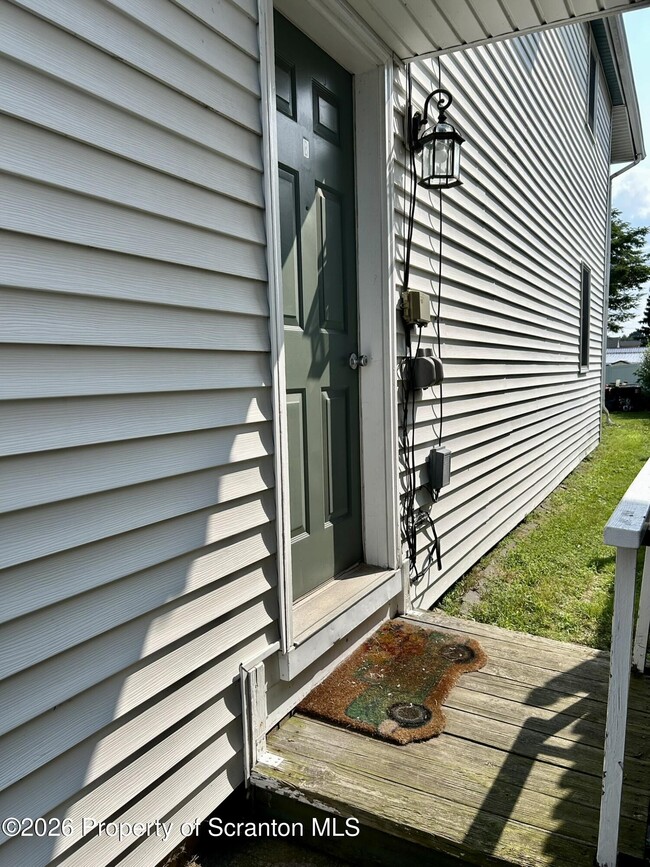 Photo - 628 Oak St