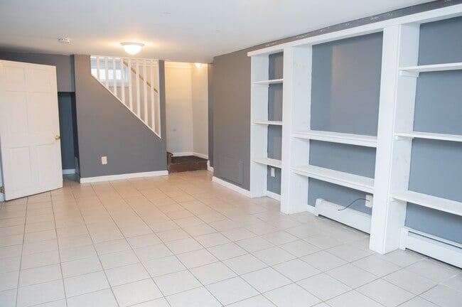 Photo - 18 Thompson St