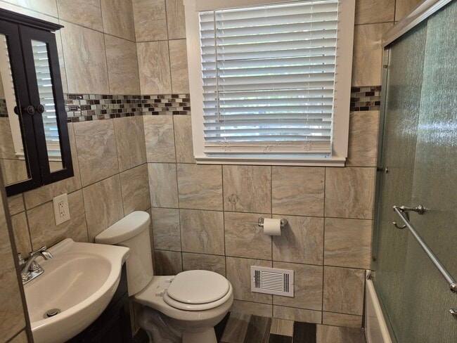 Photo - 103 Cardinal Dr