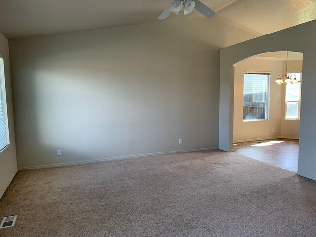 Photo - Adorable 3 bed 2 bath home in a quite Cald...
