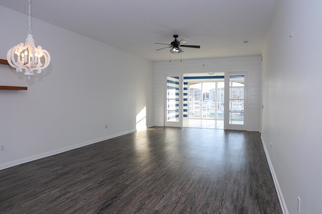 Photo - 10 Harbour Isle Dr E Unit 206