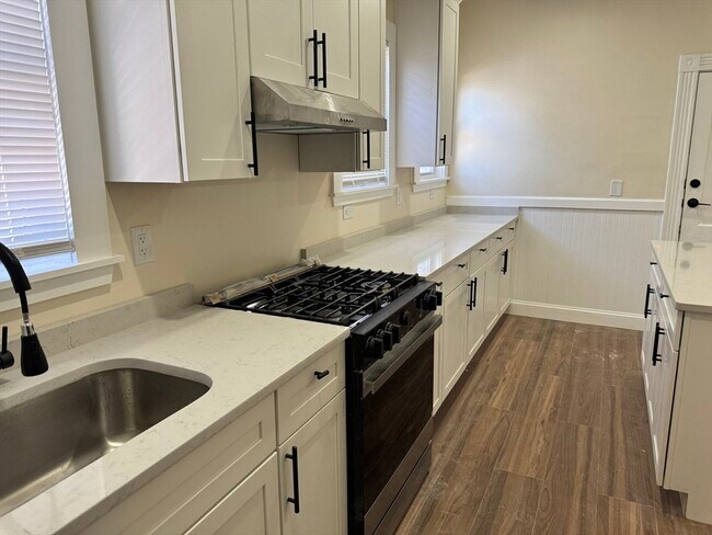 Photo - 474 Talbot Ave Unit 3