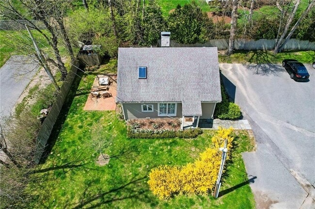 Photo - 397 Gibbs Ave