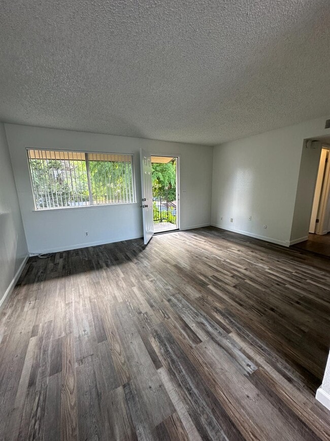 Photo - 1069 Cherry Ln