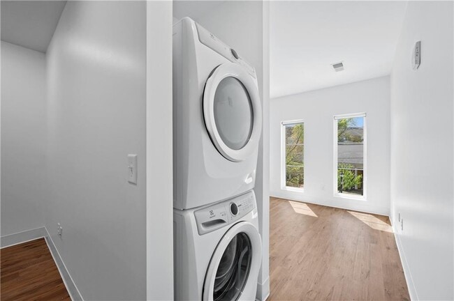 Photo - 456 Flat Shoals Ave SE Unit 405