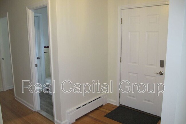 Photo - 2204 Dean St
