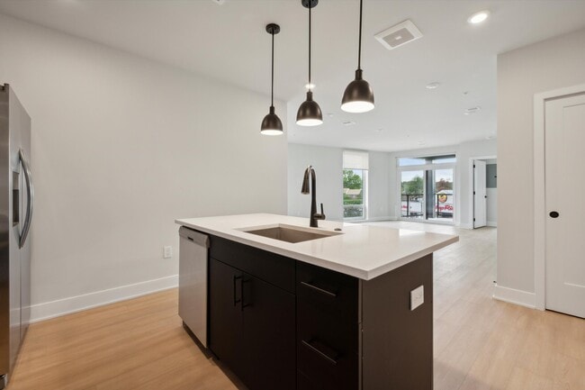 Building Photo - 6910 Ridge Ave Unit 418